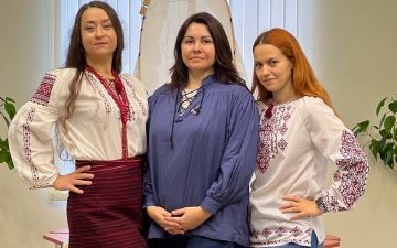 Наукою вишиваємо Україну