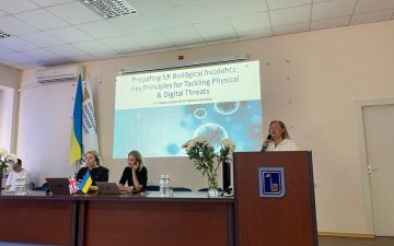 Інформаційний фронт: в ОНМедУ відбулася лекція про боротьбу з дезінформацією у медицині під час війни