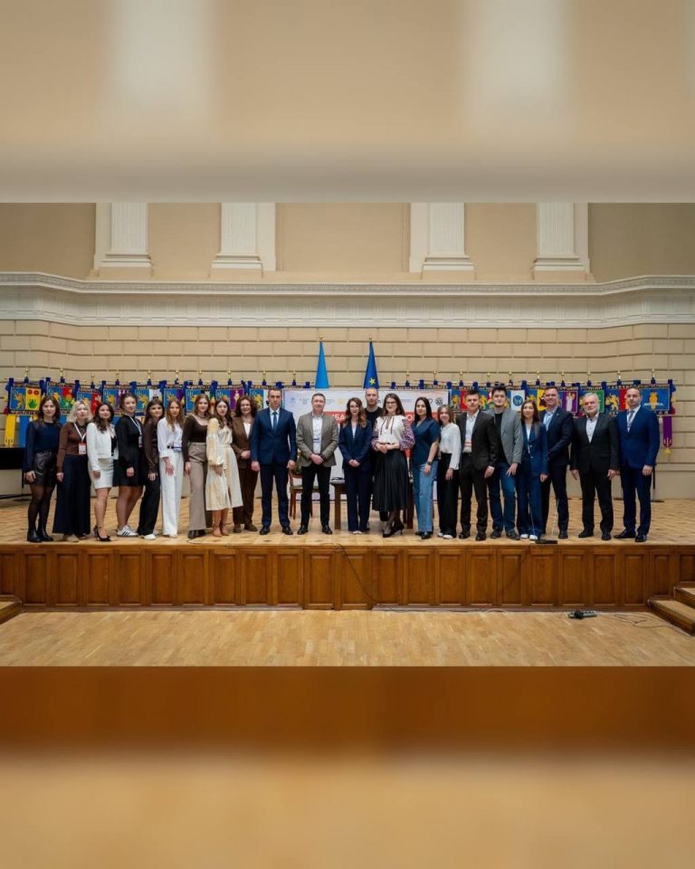 Інтерни онмеду взяли участь у роботі школи амбасадорів «Почуй лікаря»