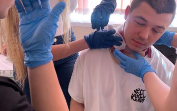 Невідкладна допомога дітям: від алгоритмів до симуляцій
