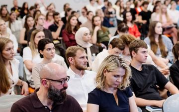 Студенти ОНМедУ зустрілися з всесвітньо відомим нейрохірургом Генрі Маршем